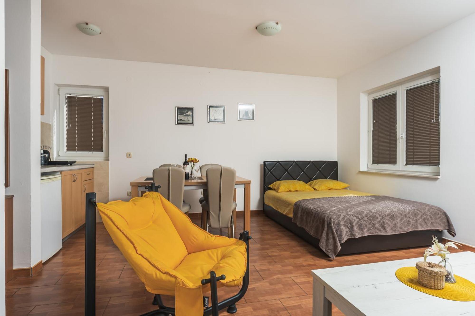 Apartments Franicevic Петровац Экстерьер фото