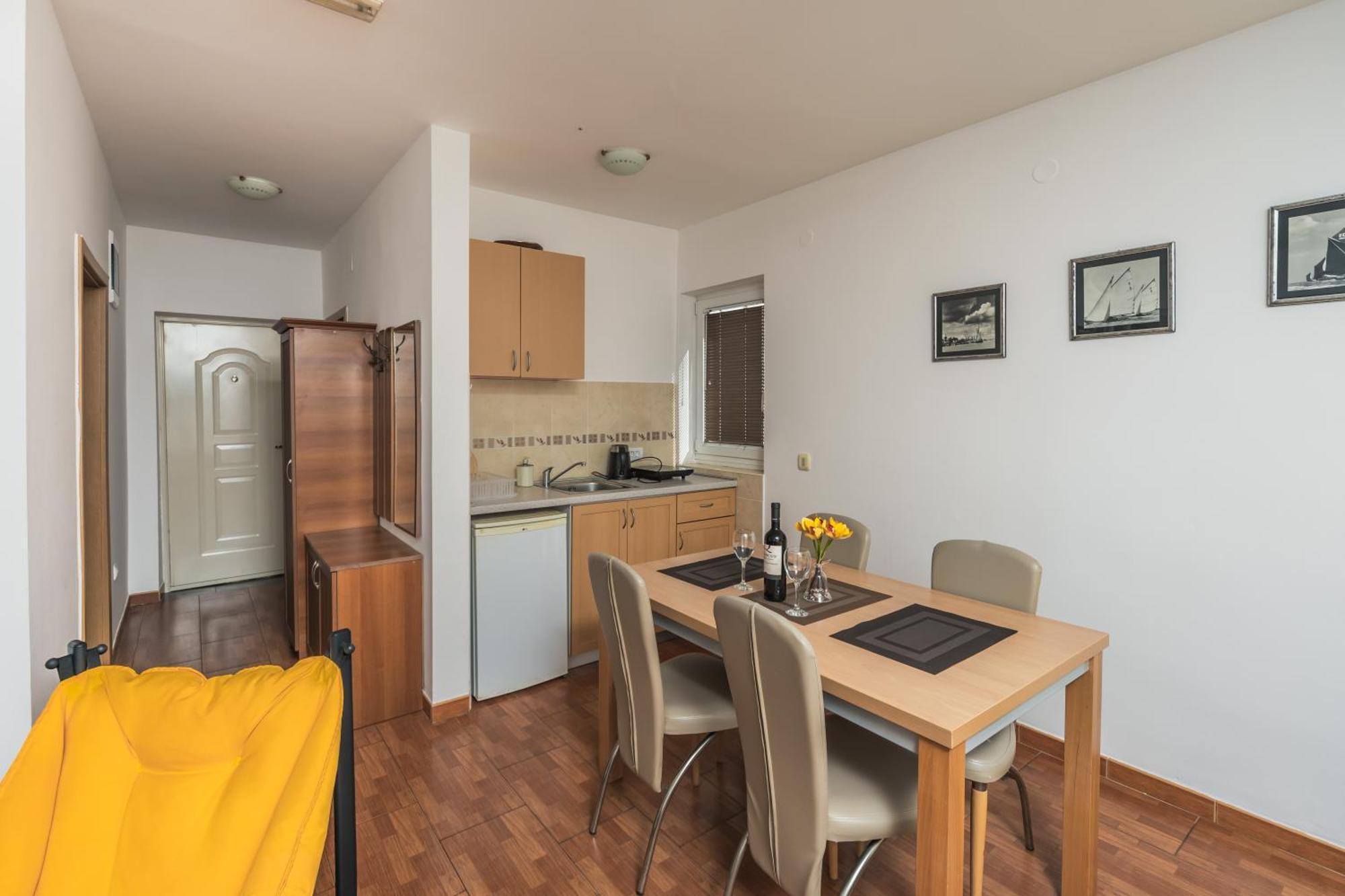 Apartments Franicevic Петровац Экстерьер фото
